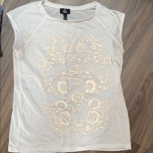 White/cream top. Medium.